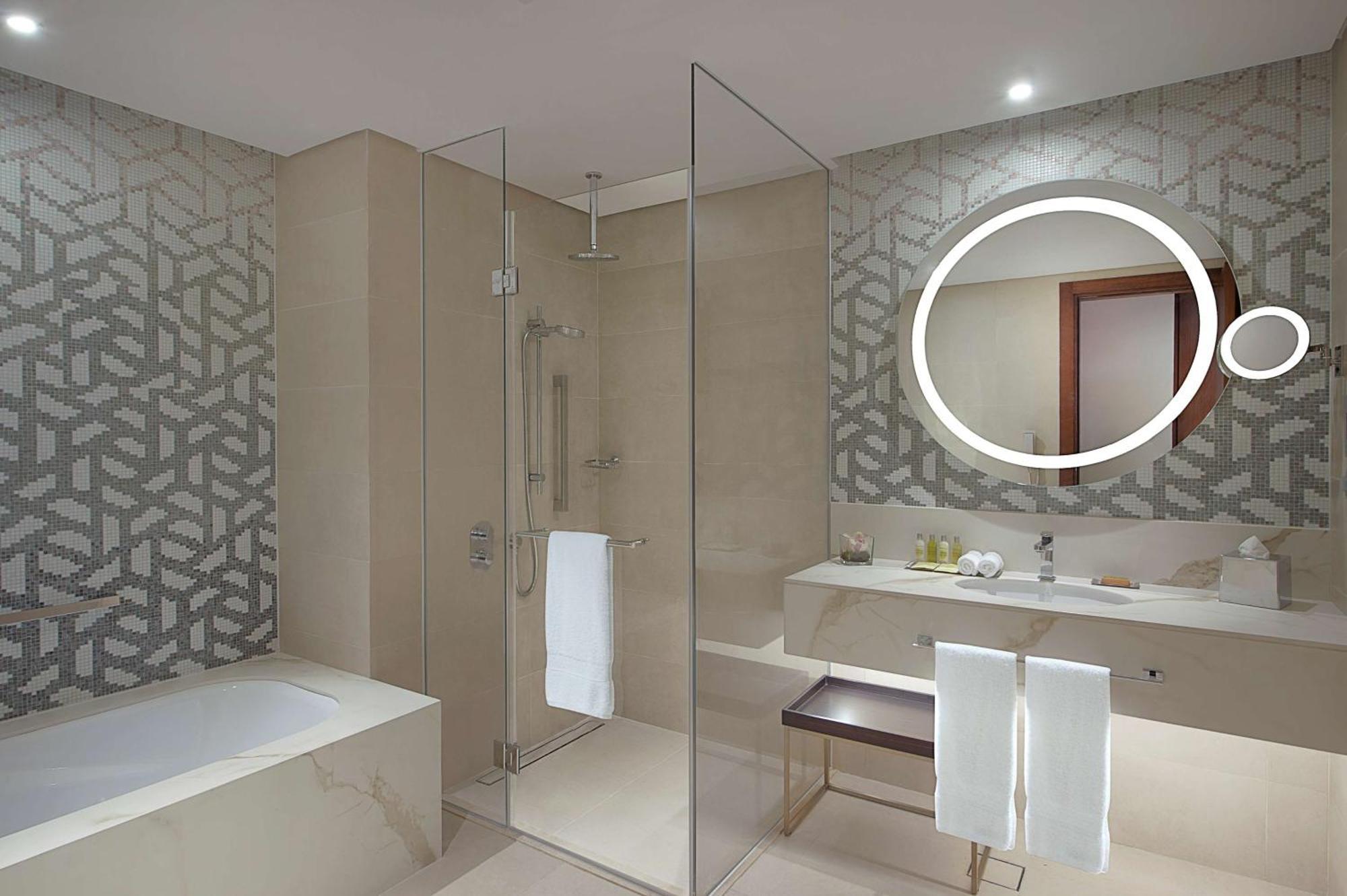 Hilton The Pearl Resort 5*