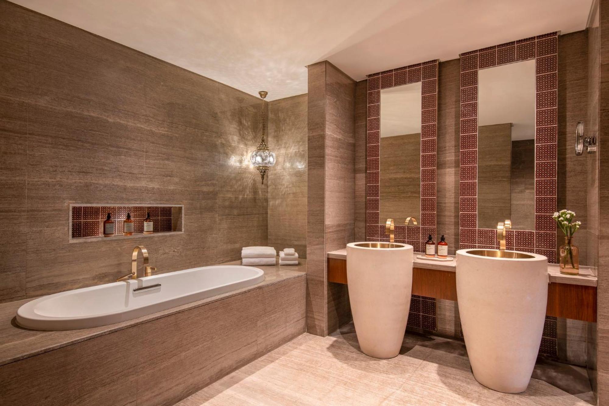 Abesq And Residences, An Ihg