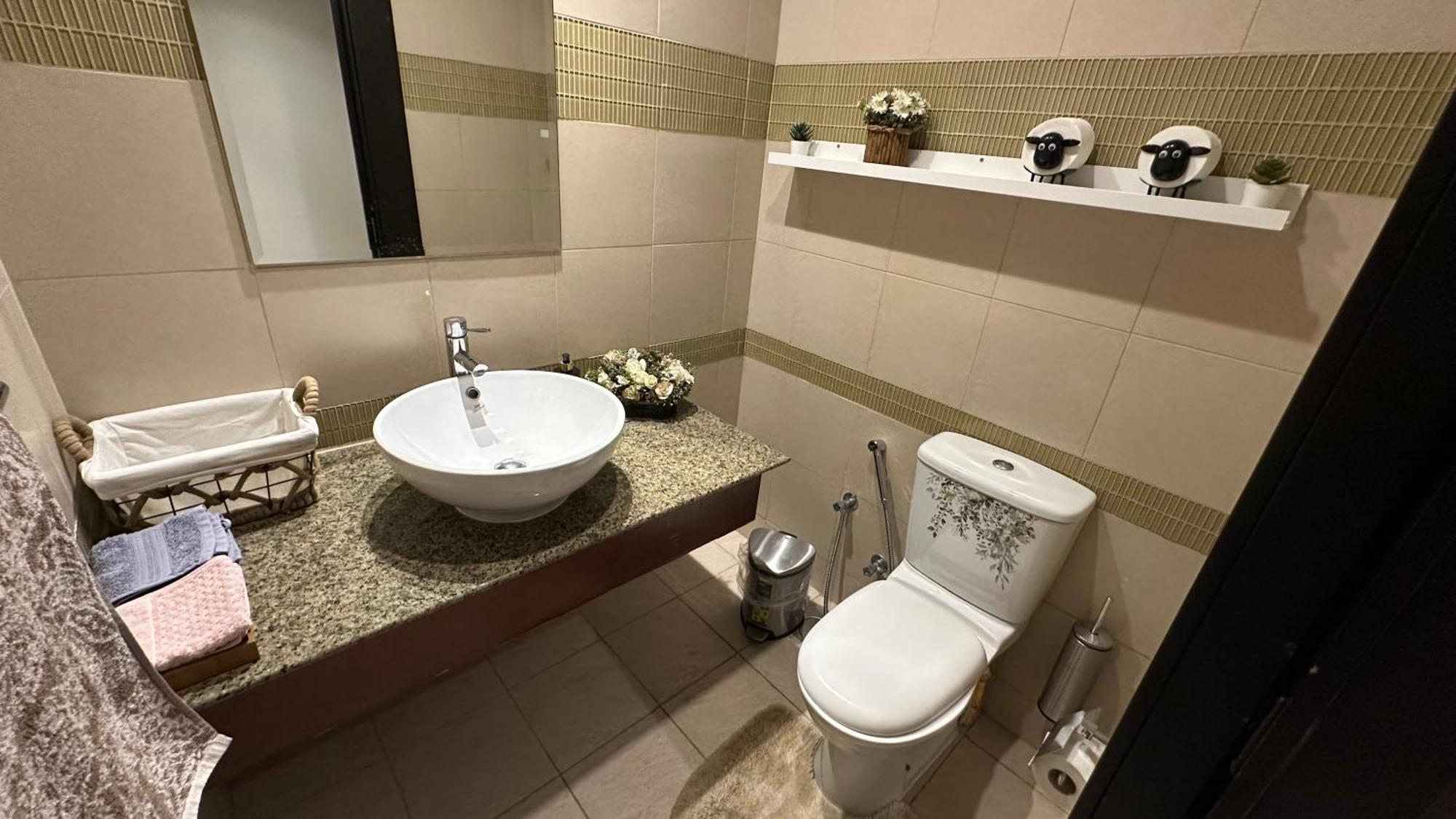 Spacious 2bhk With Balcony & Sea View * Doha