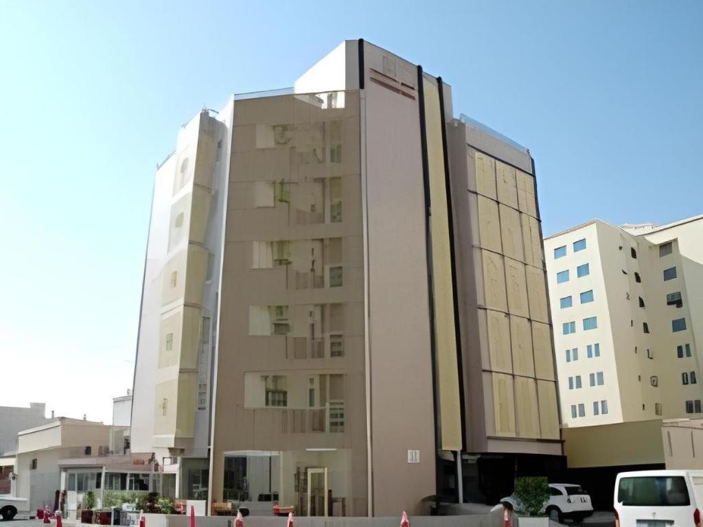 Hotel Sovereign - Marriage Certificate Required 2*
