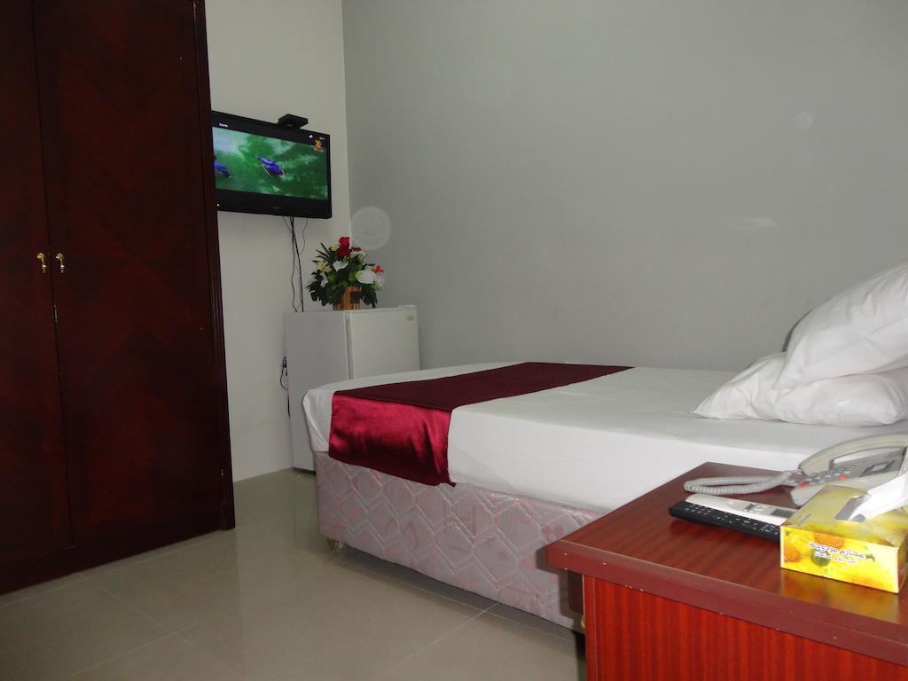 Hotel Guest 2*