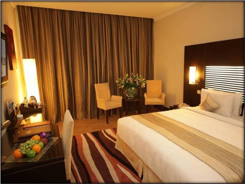 Aparthotel & Centre 4*