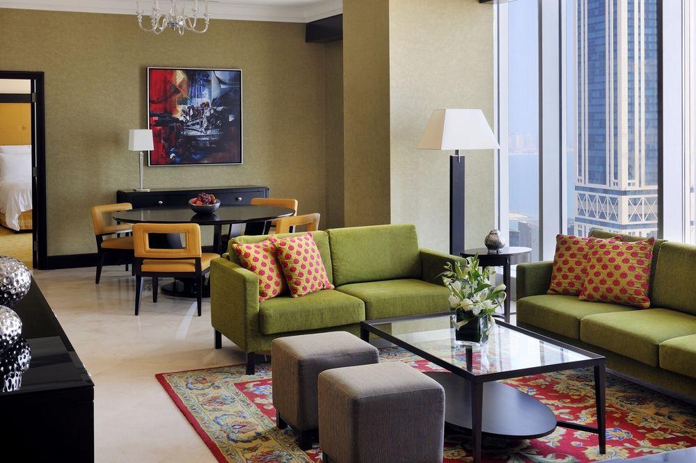 Marriott Executive Center Hotel