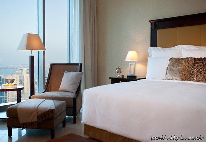 Marriott Executive Center Hotel