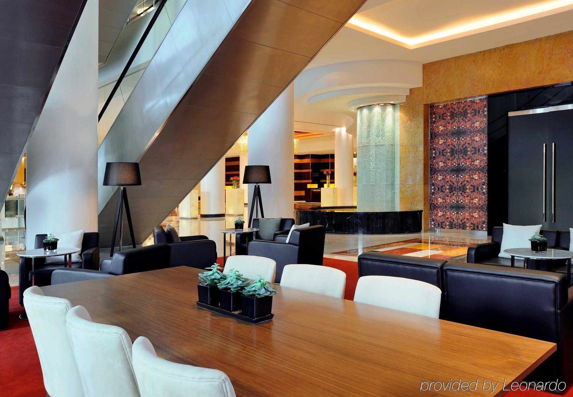 Marriott Executive Center Hotel 4*