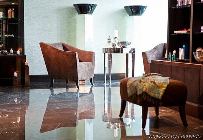 Marriott Executive Center Hotel