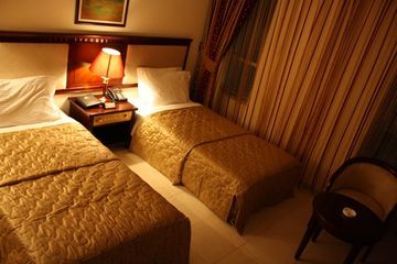 Hotel Ayana Golden Coast