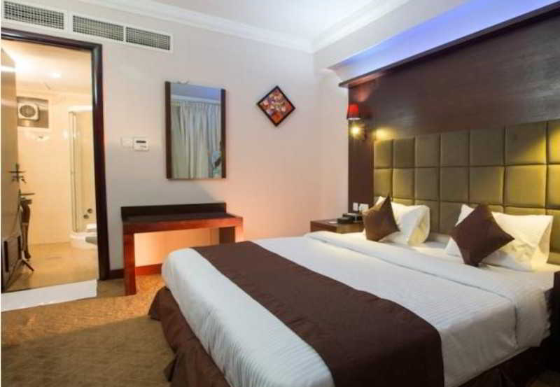 Elegance Castle Hotel