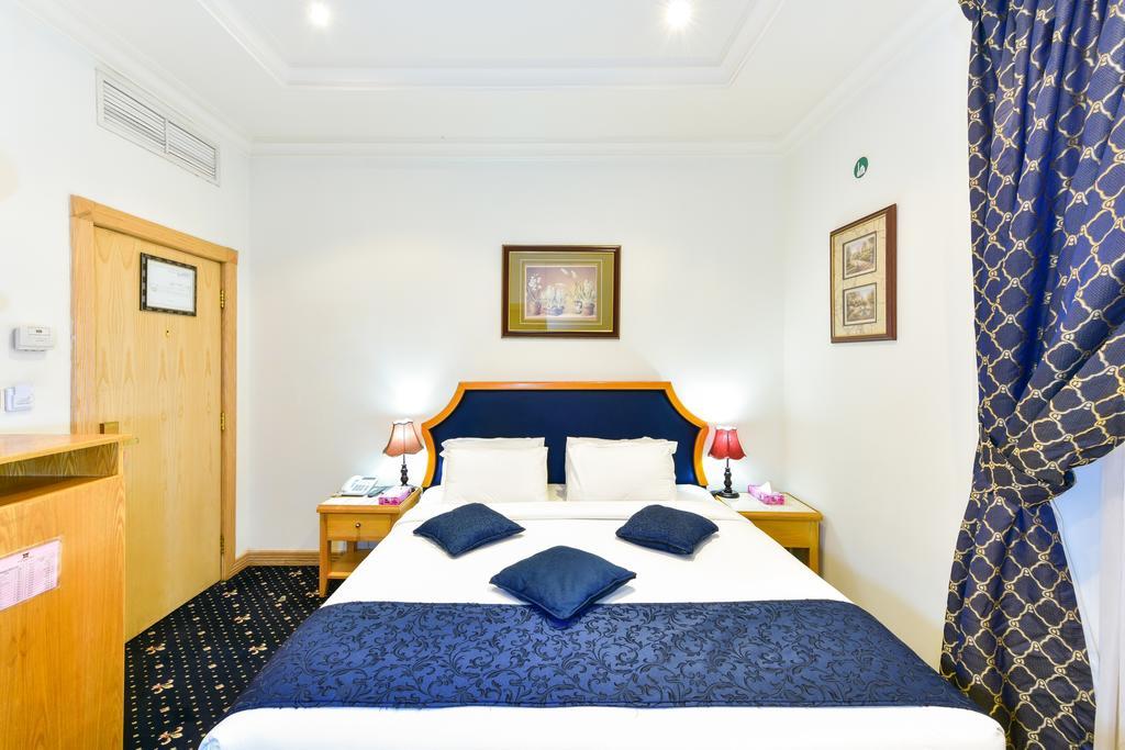 Cayam Hotel 3*