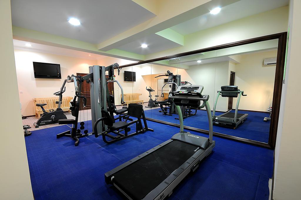 Khách sạn Crystal Palace 3*