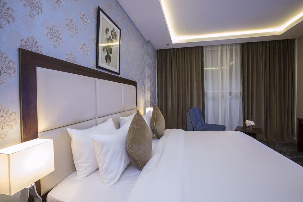 Hotel The Town 3*