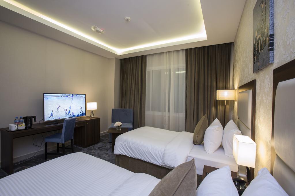 Hotel The Town 3*