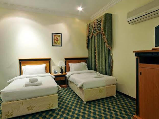 Crystal Palace 3*