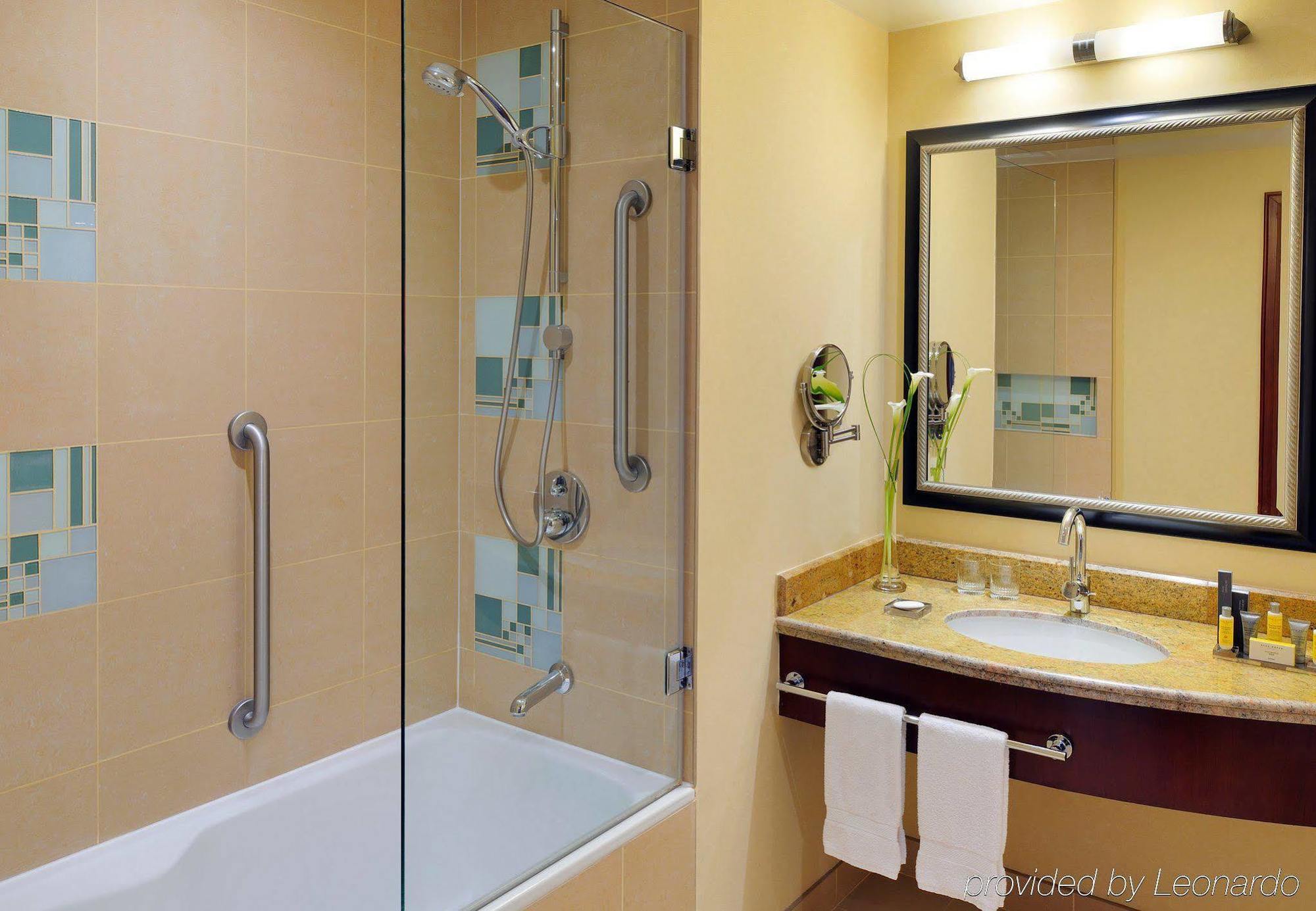 Marriott Executive Center Hotel