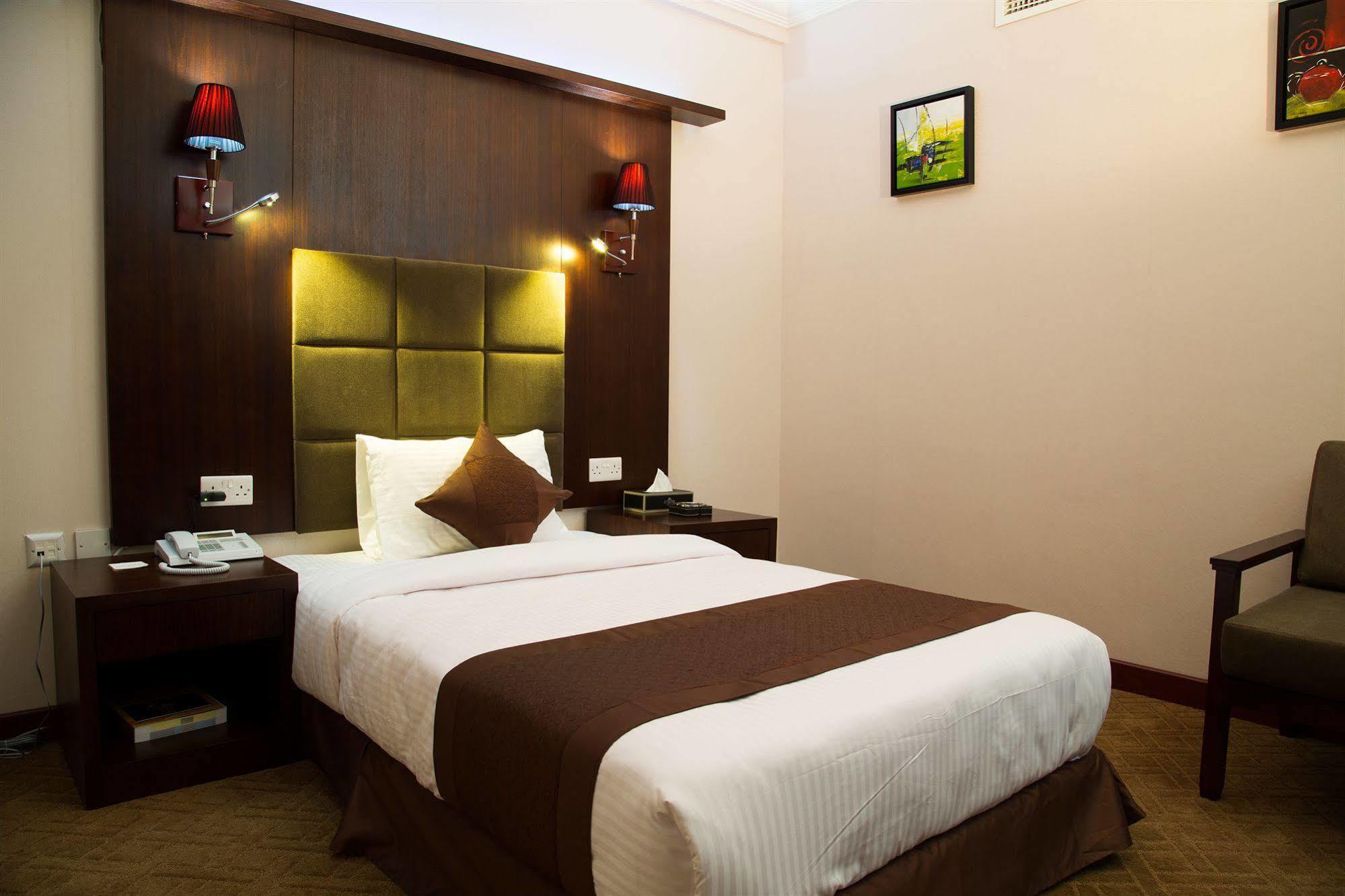 Elegance Castle Hotel 3*