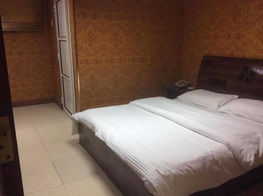 Dana Hotel 2*