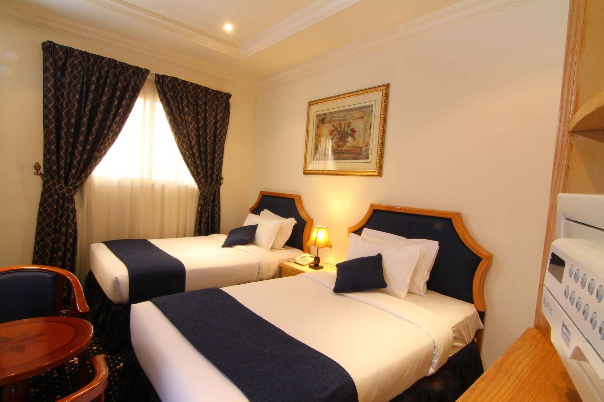 Cayam Hotel 3*