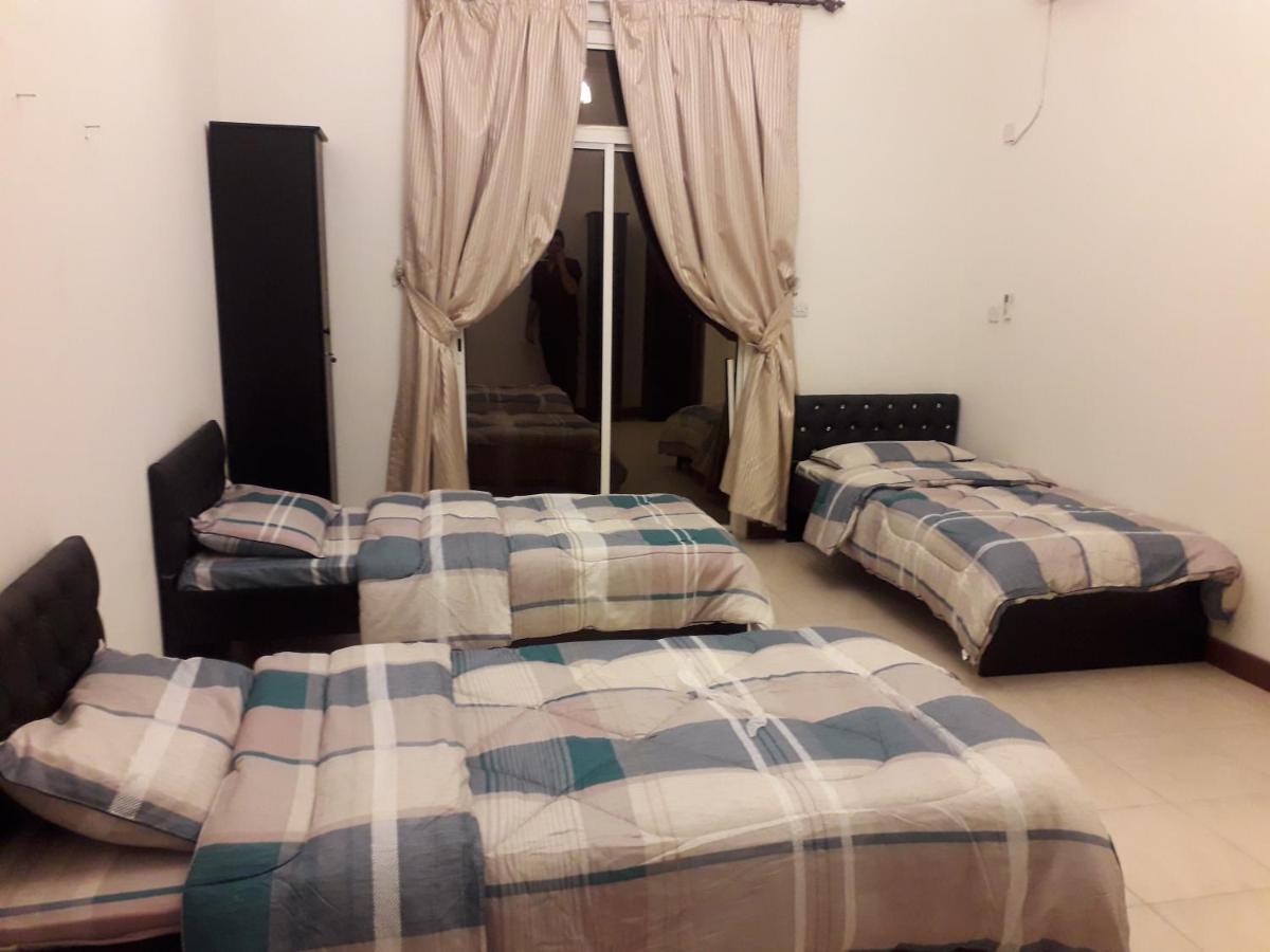Golden House Hostel *