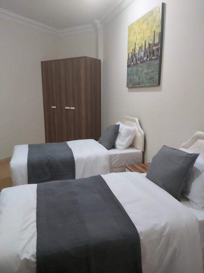 Apartment Emerald Suites