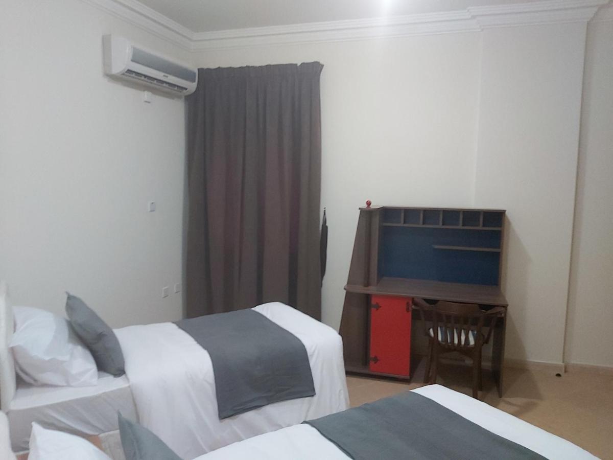 Emerald Suites Apartment *