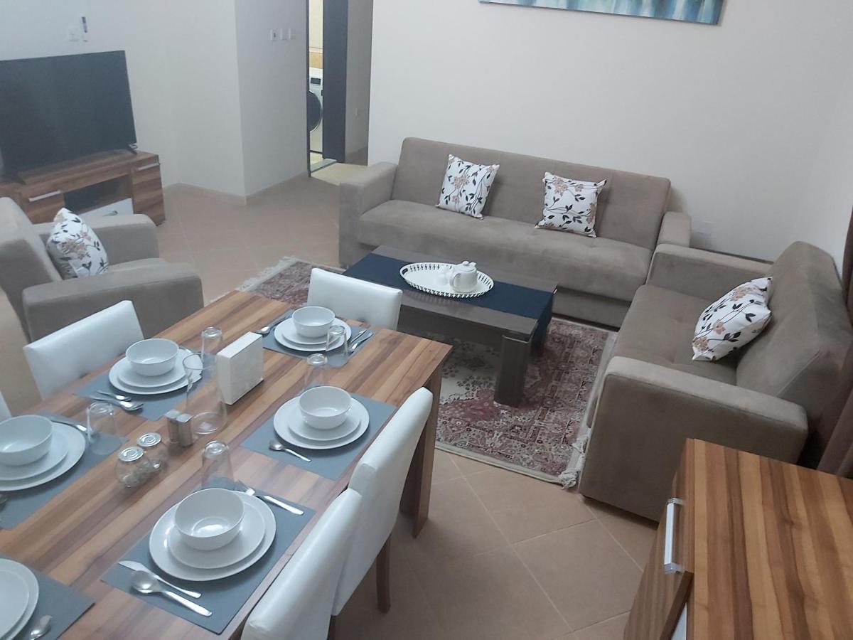Emerald Suites Apartment *