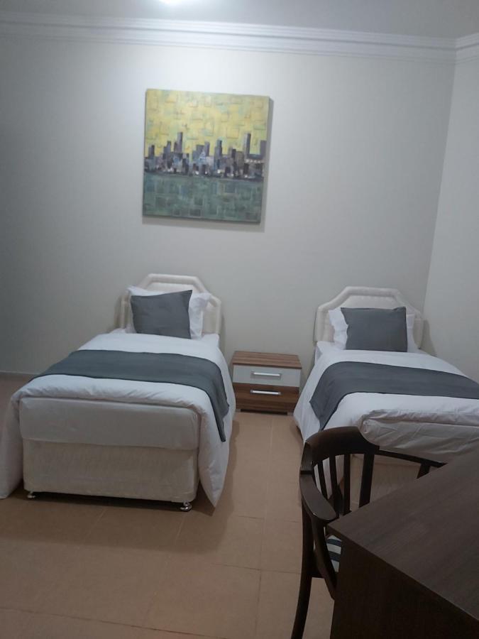 Emerald Suites Apartment *