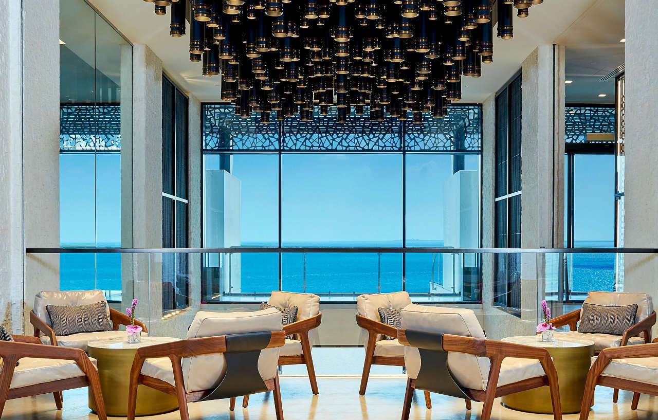 Khách sạn Intercontinental Residences 5*