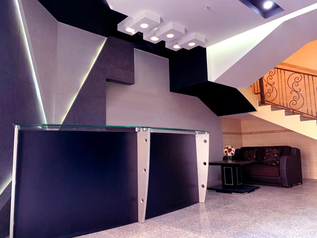 Emerald Suites Apartment *