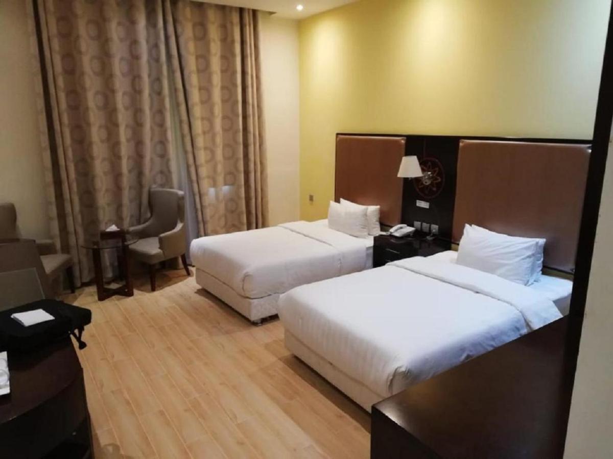Khách sạn hẻo lánh Al Liwan Rawdat Al Khail 3*