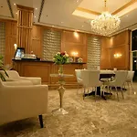 Strato Hotel By Warwick