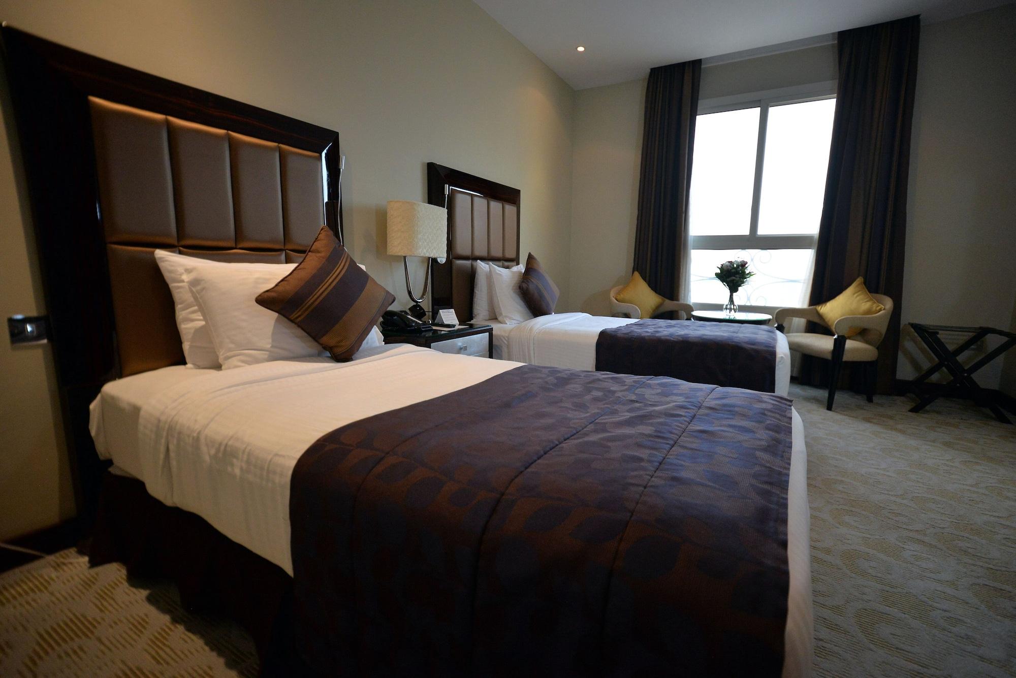 Premium Strato Hotel 4*