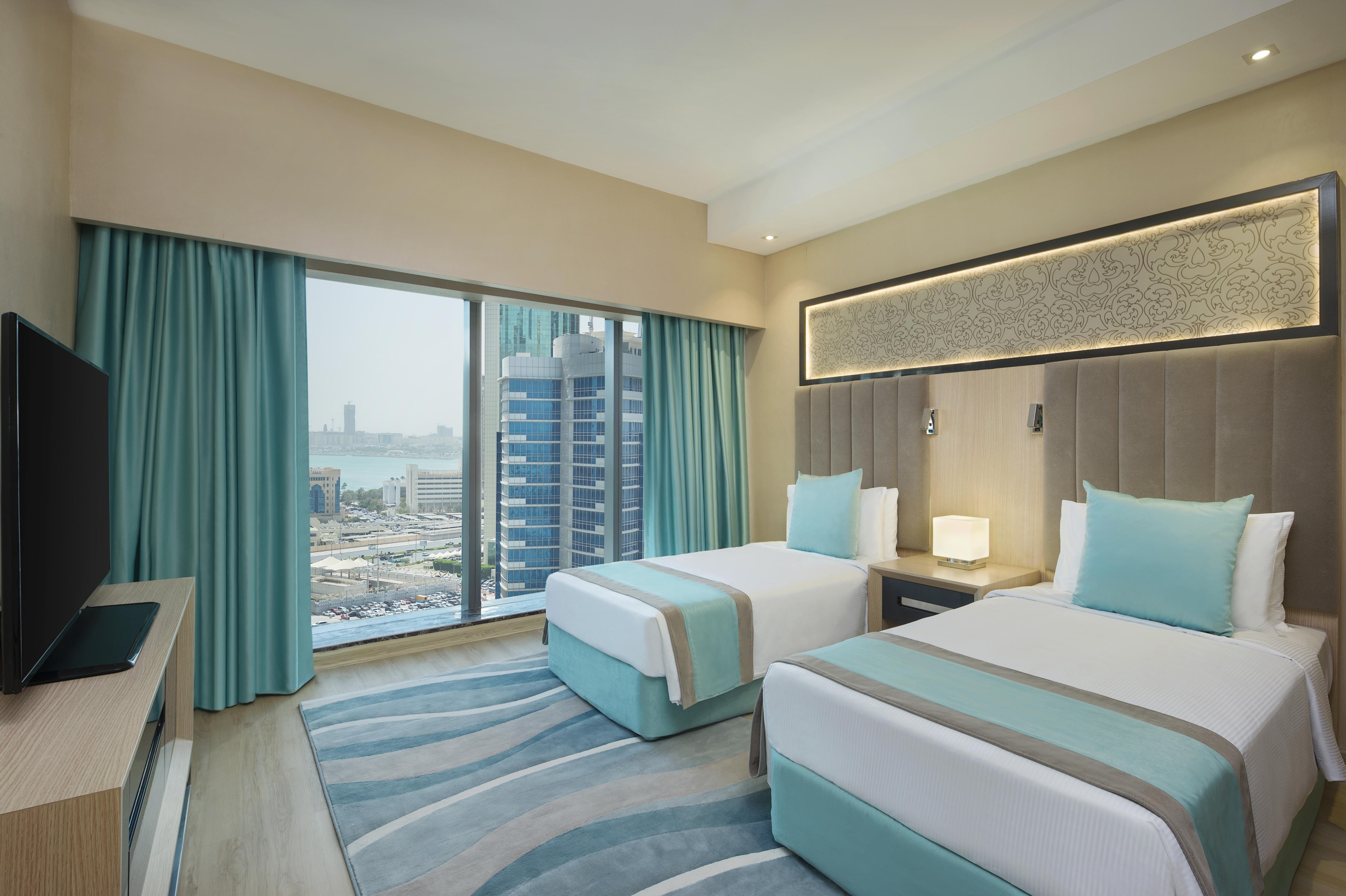Hotel Wyndham West Bay 5*