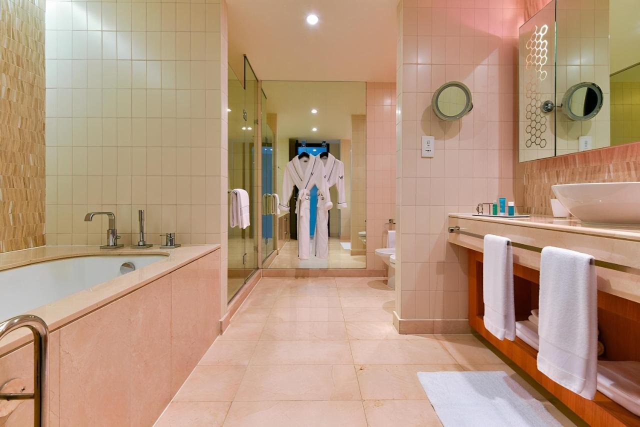 W Residences Aparthotel 5*