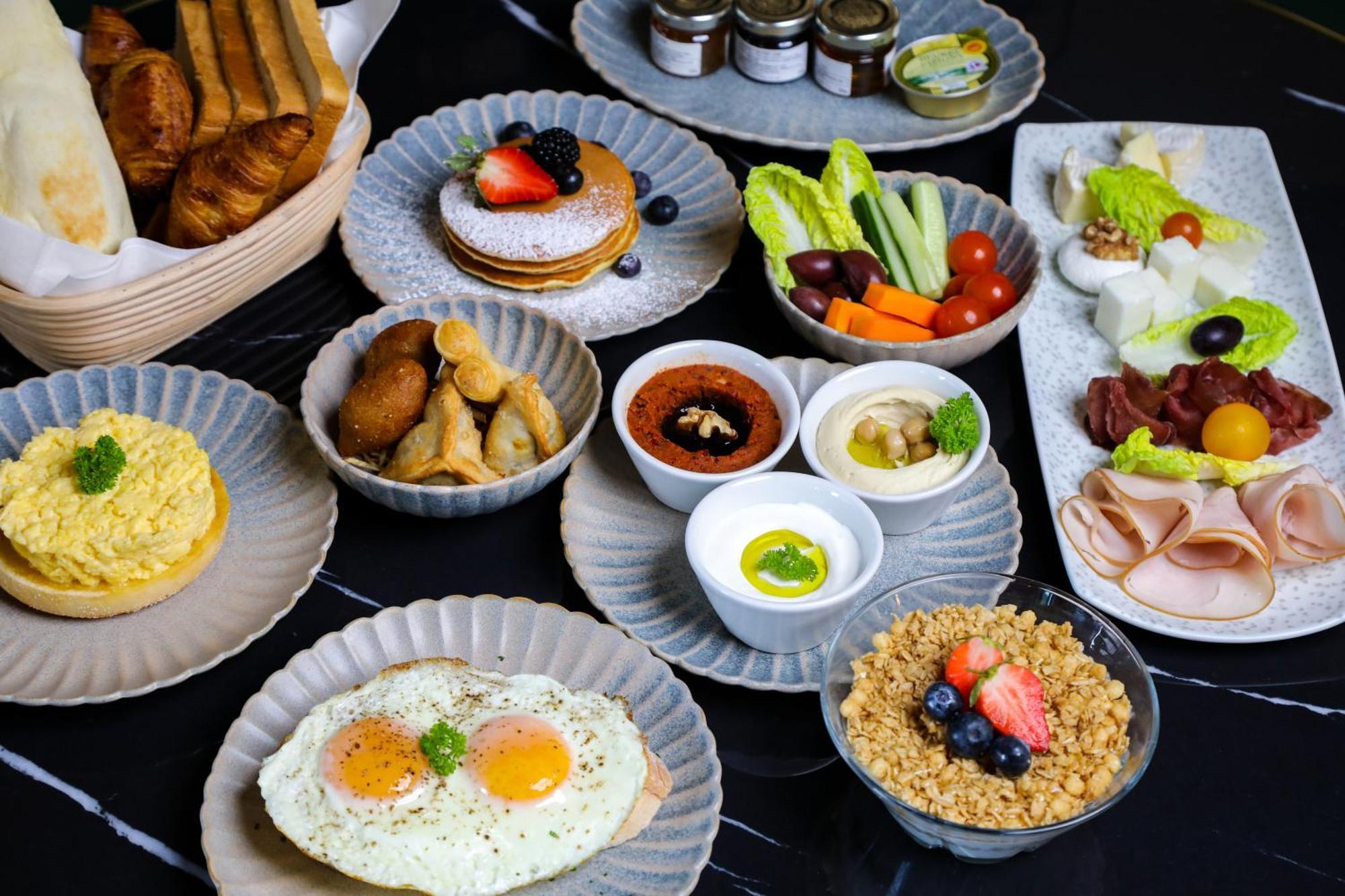 Khách sạn Katara Hills Doha, Lxr &