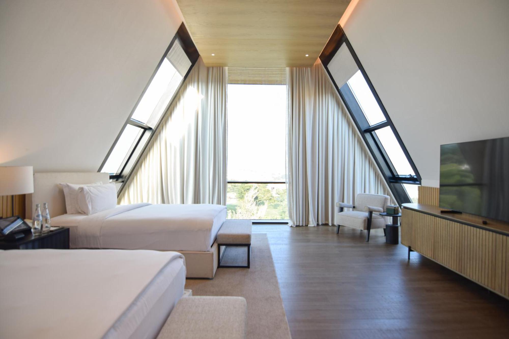 Khách sạn Katara Hills Doha, Lxr &