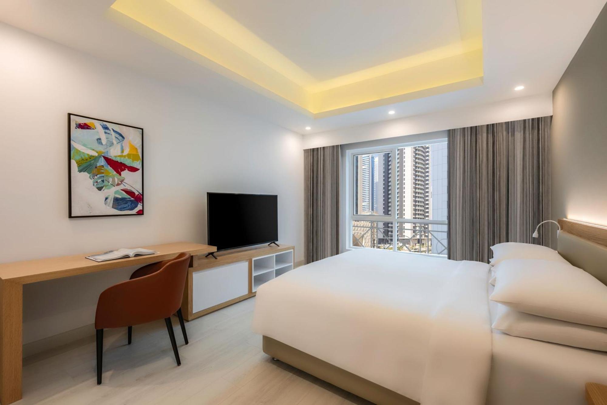 Marriott Executive Center Aparthotel