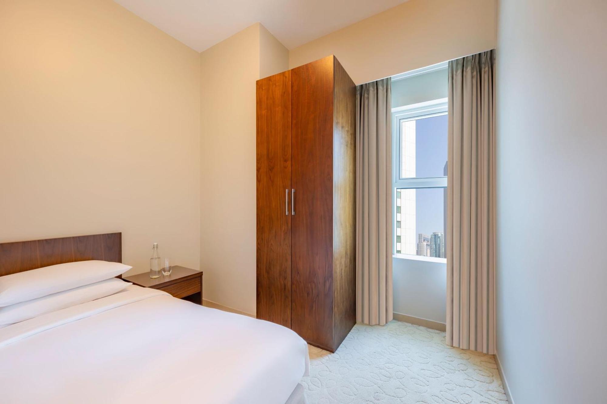 Marriott Executive Center Aparthotel 4*