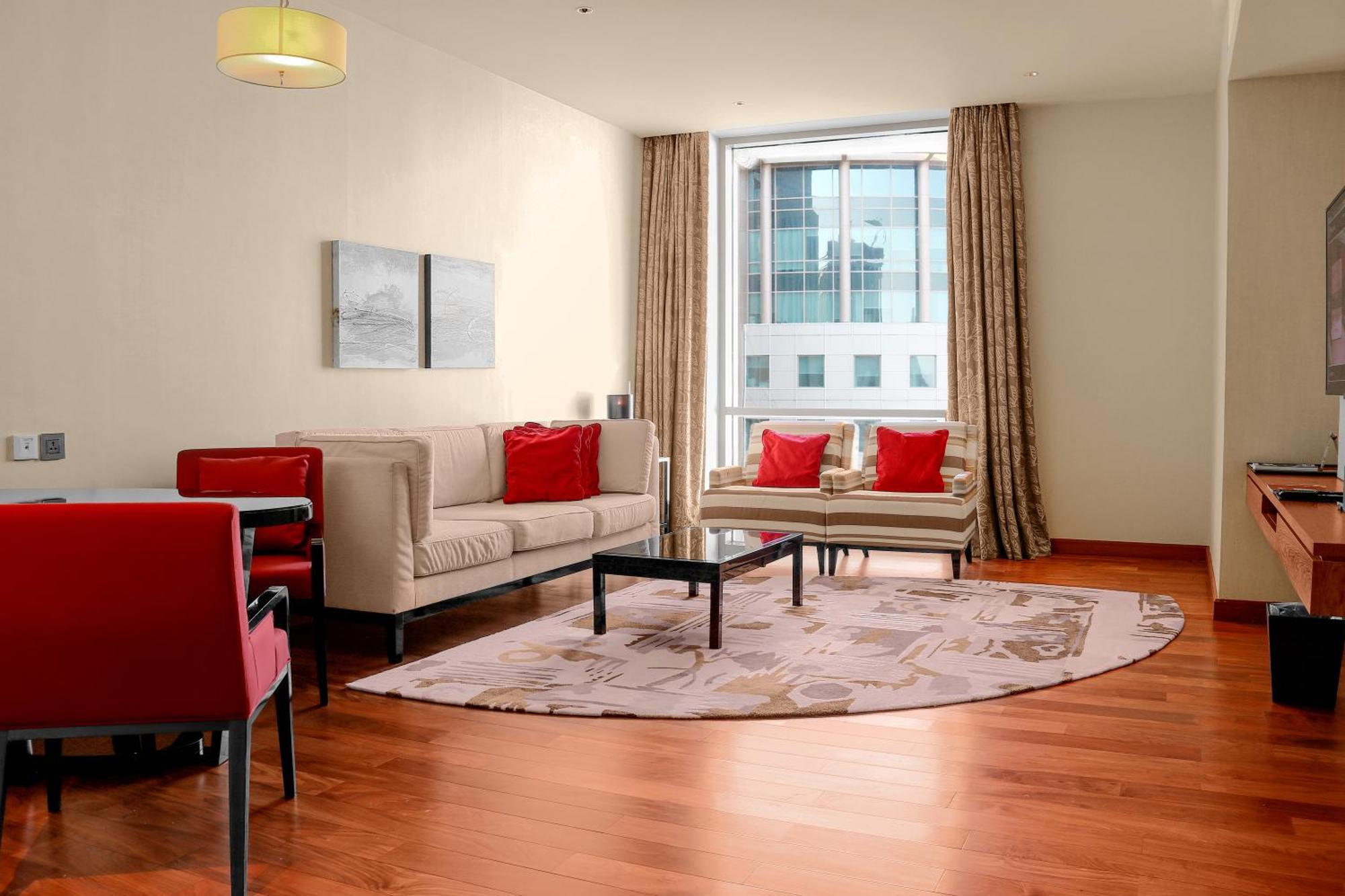 Hotel Millennium Plaza 5*