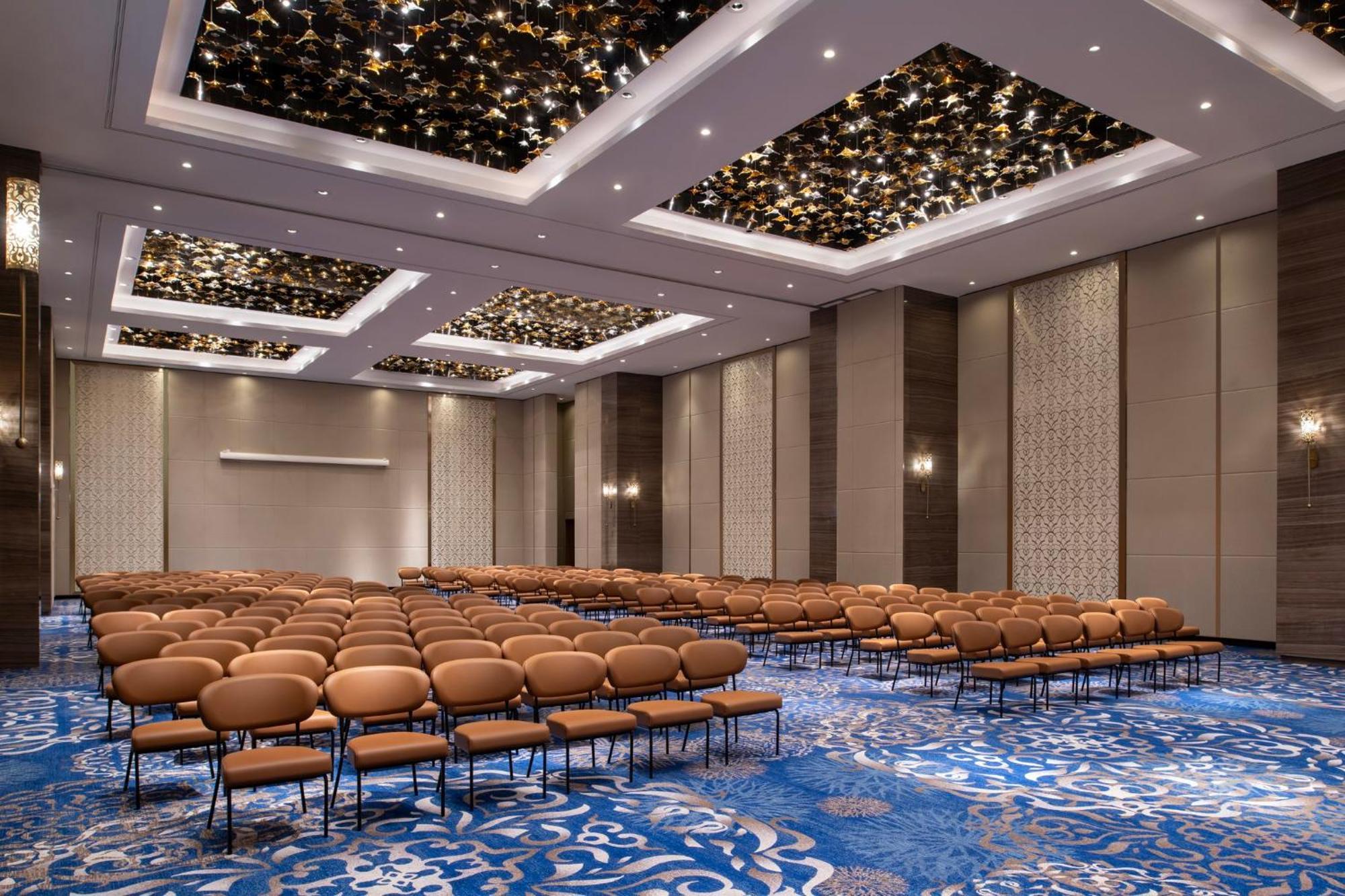 Aparthotel Abesq And Residences, An Ihg 5*