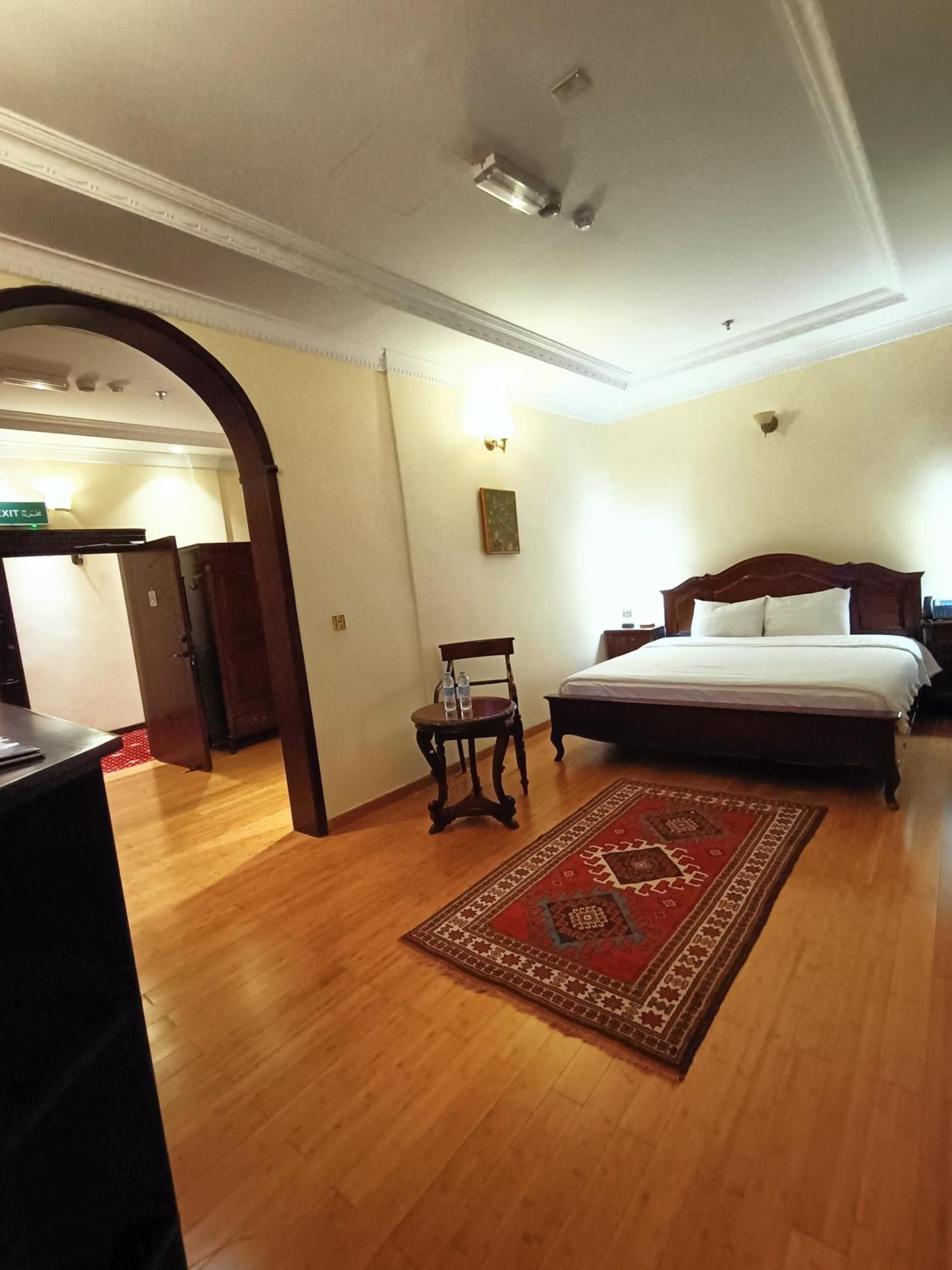Al Khariss Hotel 2*
