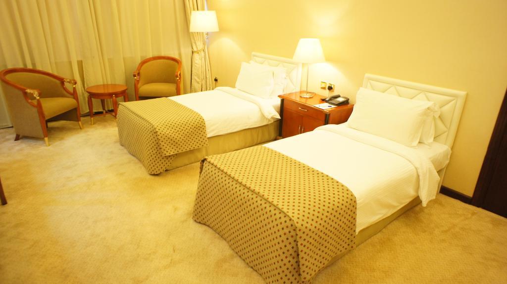 Khách sạn Gloria 4*
