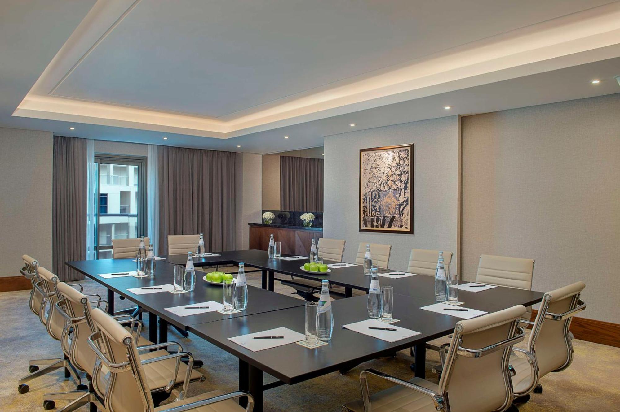 Hilton The Pearl 5* Doha