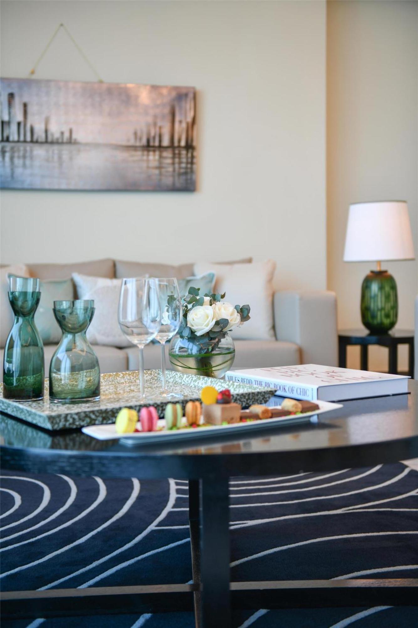Kempinski Residences & Suites,