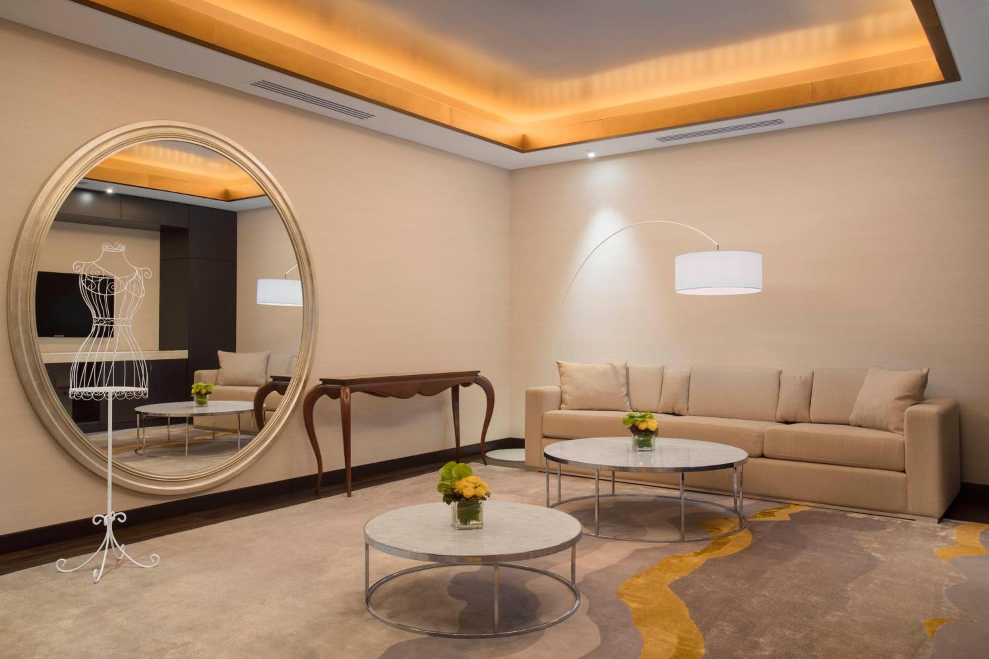The Westin & Khách sạn 5*