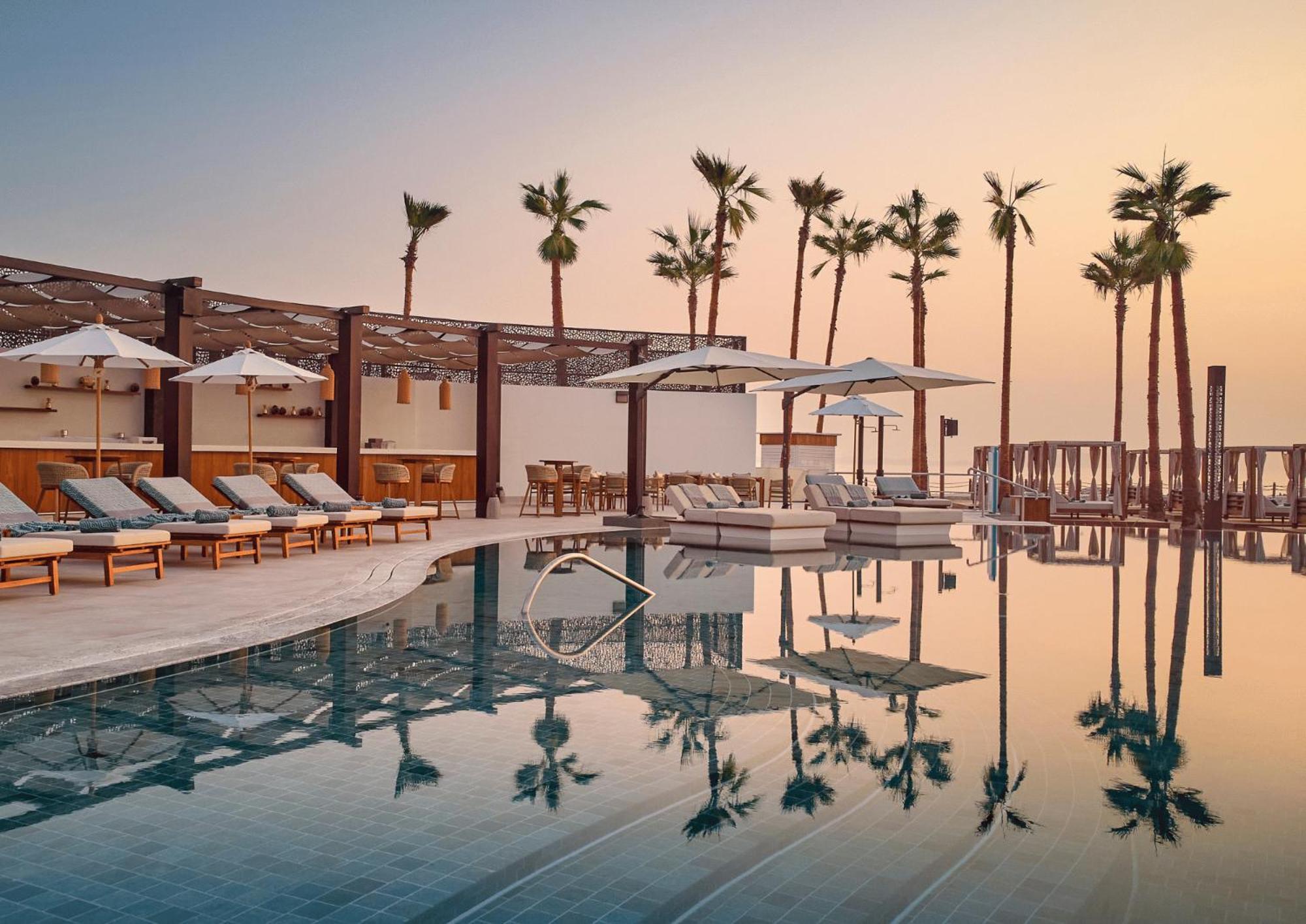 Intercontinental & By Ihg 5*