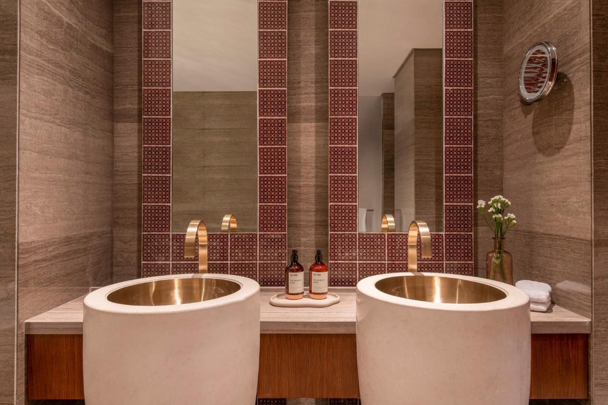 Aparthotel Abesq And Residences, An Ihg 5*