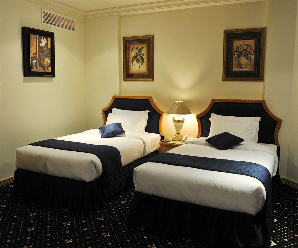 Cayam Hotel 3*