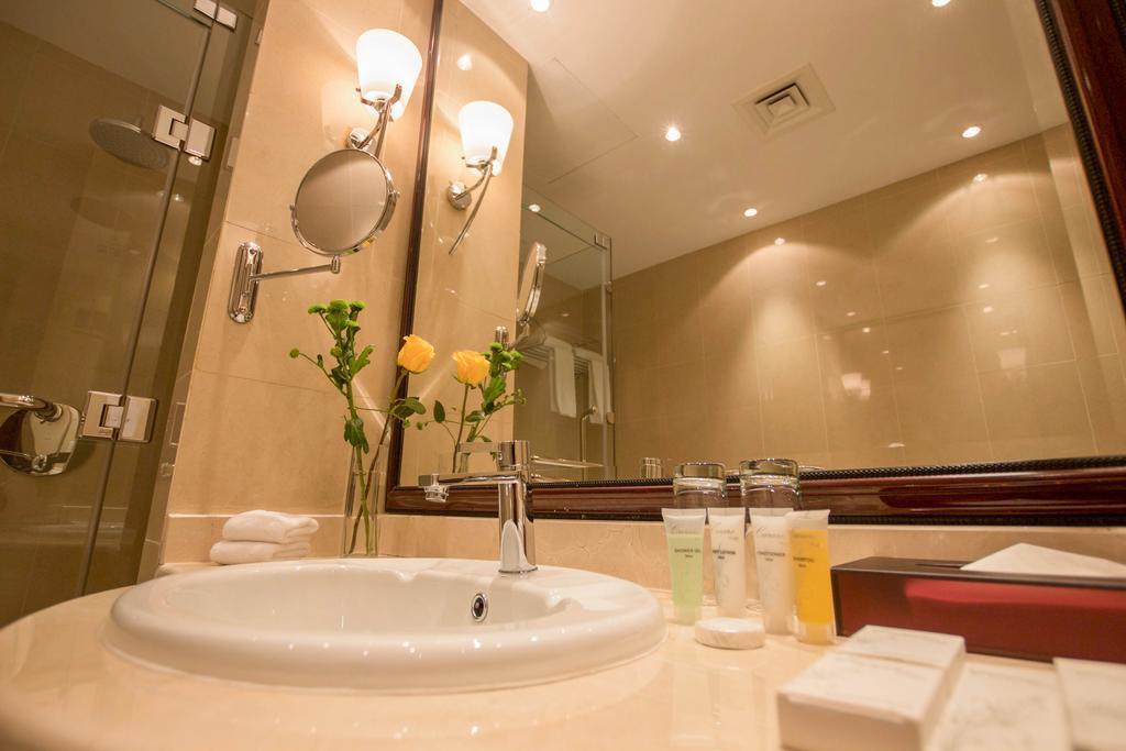 Premium Strato Hotel 4*