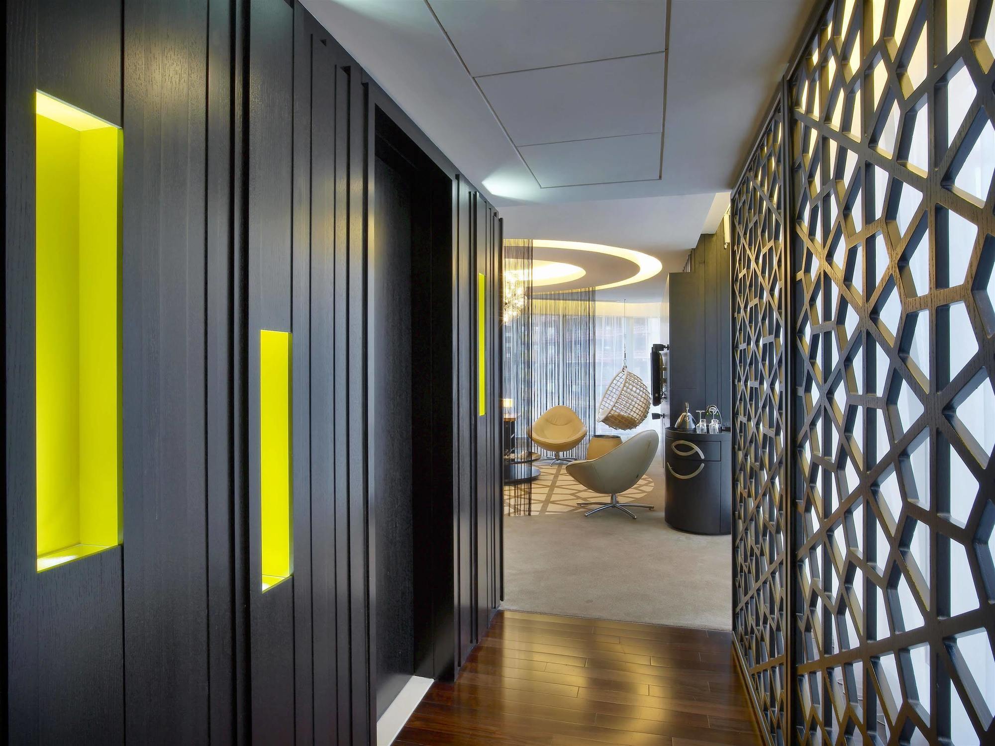 W Residences Aparthotel 5*