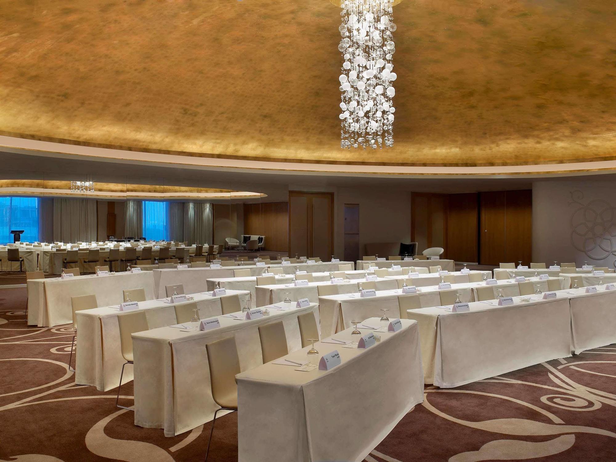 W Residences Aparthotel